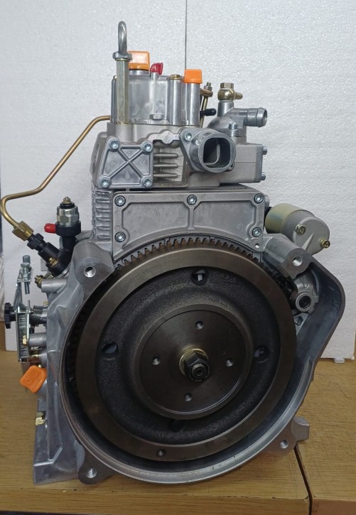 Neumotor Fischer Panda FPE-320 - 1 Zyl. Dieselmotor E-Start 4,4kw 6PS Wassergekühlt