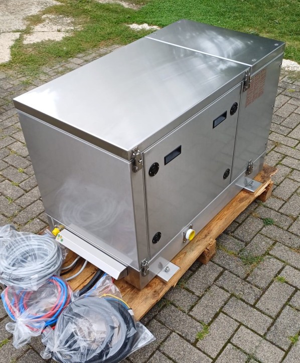 Marine Stromgenerator 120Volt 60Hz 24 NE - 4 Zyl. Kubota V1305 Dieselmotor mit Edelstahlkapsel aus Lagerauflösung -NEU-