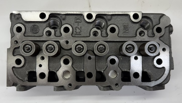 Zylinderkopf für D1305 Ventildeckel rundherum befestigt