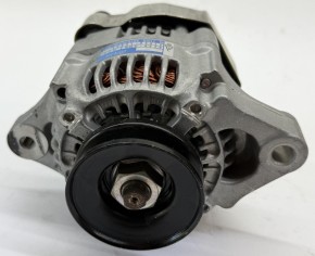 Origianl Denso Lichtmaschine für Kubota 16231-64012 , 100211-4520
