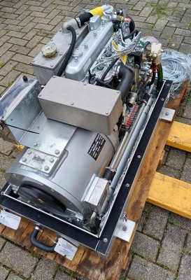Marine Stromgenerator 120Volt 60Hz 24 NE - 4 Zyl. Kubota V1305 Dieselmotor mit Edelstahlkapsel aus Lagerauflösung -NEU-