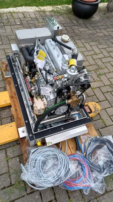 Marine Stromgenerator 120Volt 60Hz 24 NE - 4 Zyl. Kubota V1305 Dieselmotor mit Edelstahlkapsel aus Lagerauflösung -NEU-