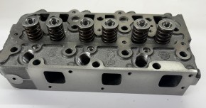 Zylinderkopf für D1305 Ventildeckel rundherum befestigt